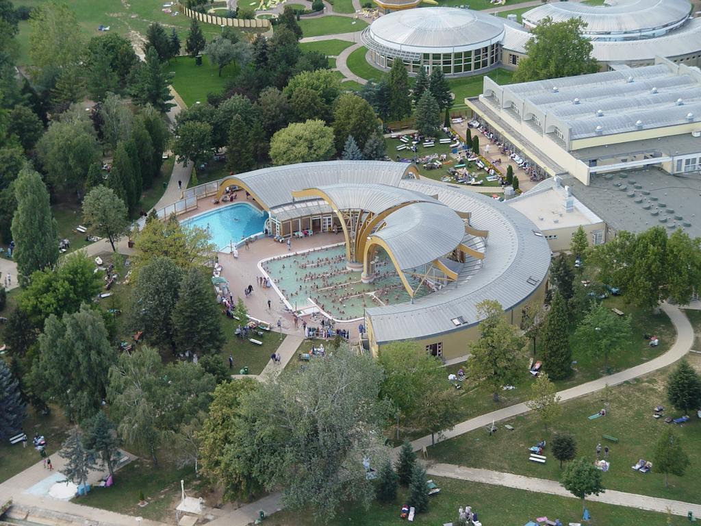 Hunguest Buek - Ex Repce Es Repce Gold Ξενοδοχείο Εξωτερικό φωτογραφία